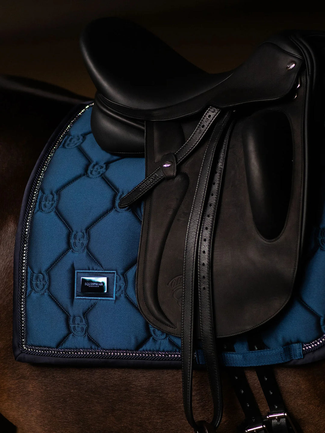 Equestrian Stockholm Dressur Underlag - Crystal Shine Blue Meadow