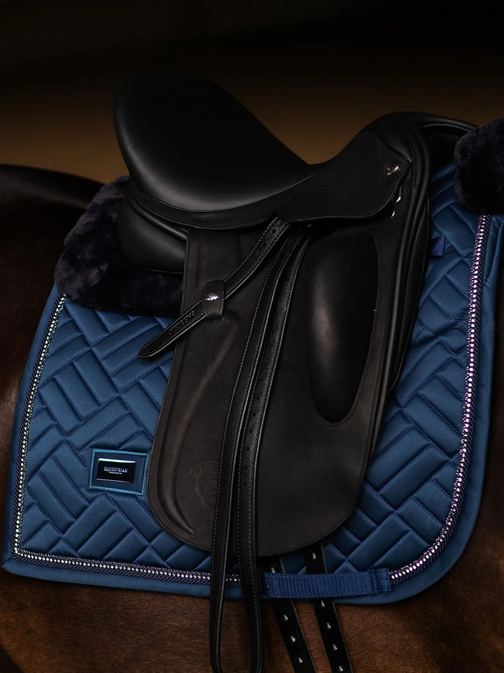 Equestrian Stockholm Dressur Underlag - Crystal Blue Meadow Vegan Fur