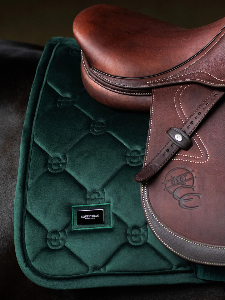 Equestrian Stockholm Spring Underlag - Velvet Sycamore Green