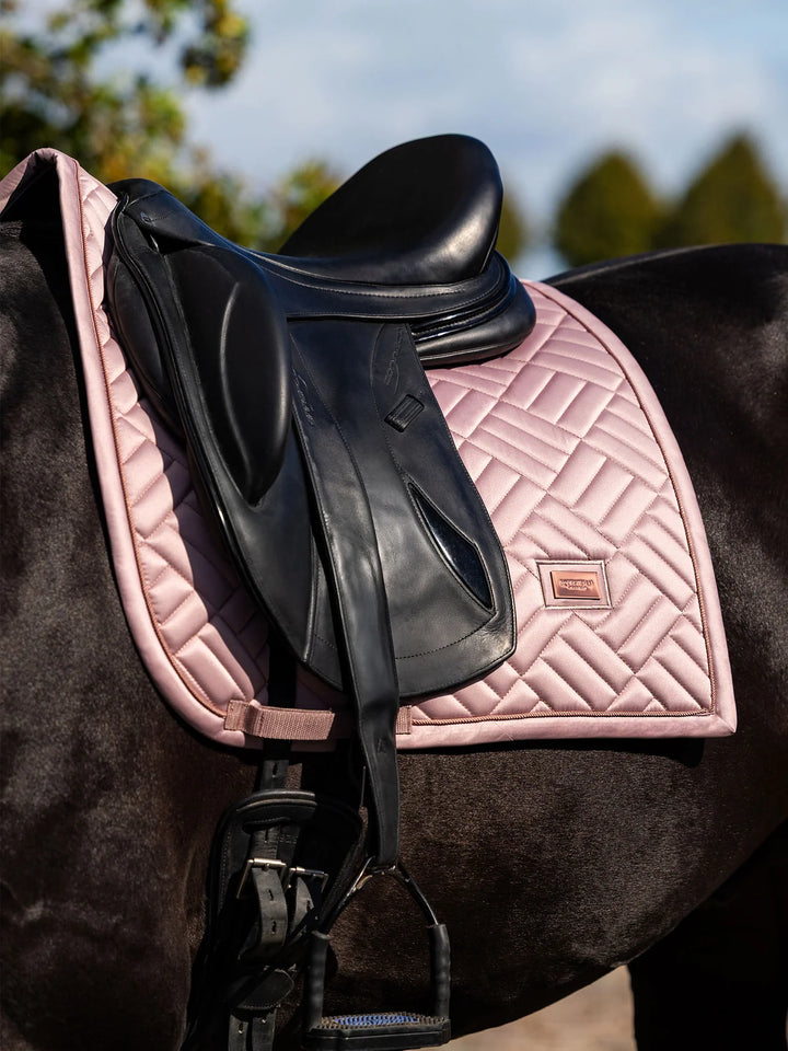 Equestrian Stockholm Dressur Underlag - Modern Midsummer Blush