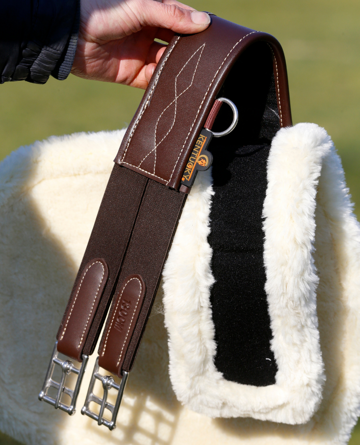 Pladegjord med Lammeskind fra Kentucky Horsewear - Brun