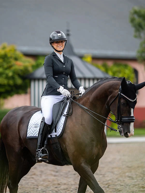 Equestrian Stockholm Dressur Underlag - Modern White Black