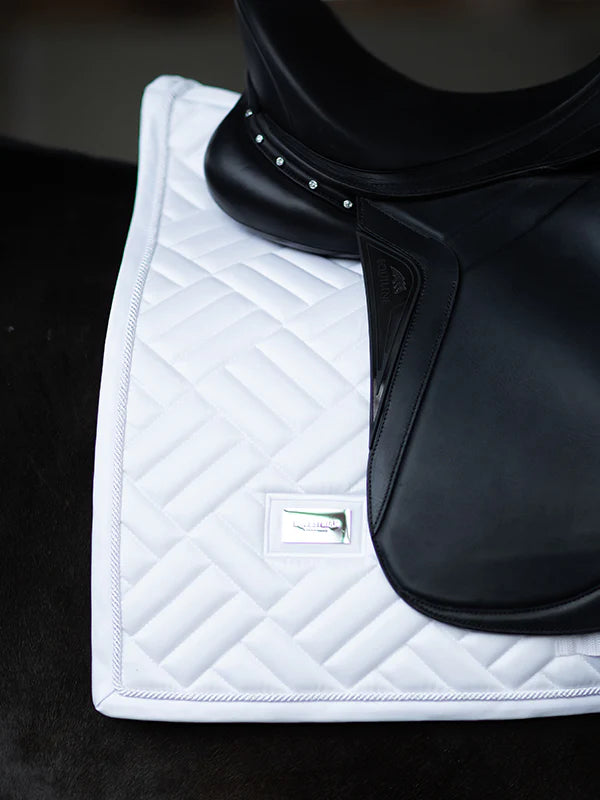 Equestrian Stockholm Dressur Underlag - Modern White Perfection