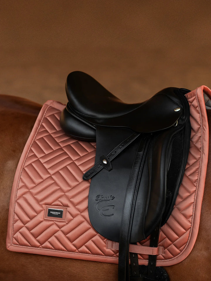 Equestrian Stockholm Dressur Underlag - Modern Coral