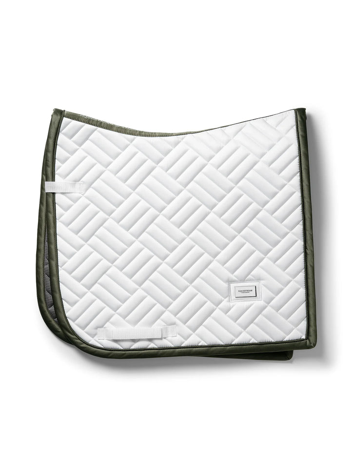 Equestrian Stockholm Dressur Underlag - Modern White Striking Valley