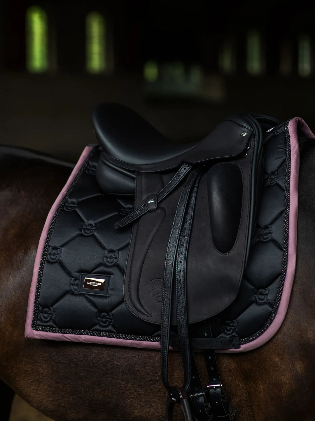 Equestrian Stockholm Dressur Underlag - Black Blush