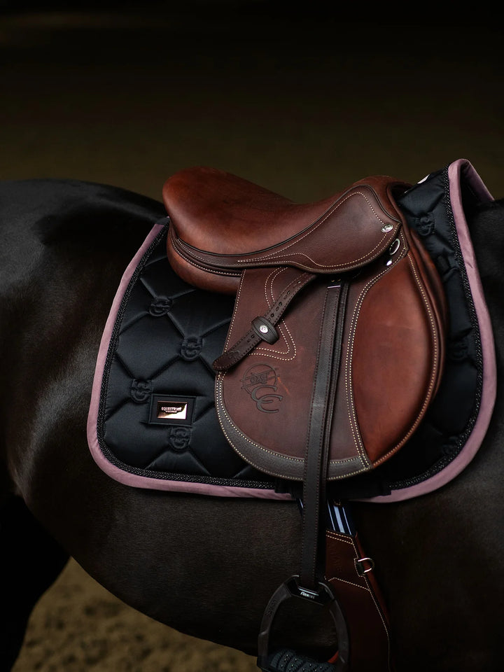 Equestrian Stockholm Spring Underlag - Black Blush
