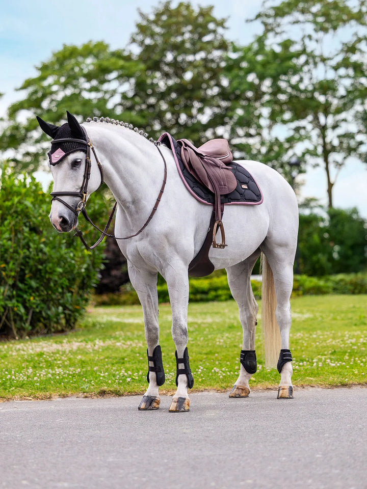 Equestrian Stockholm Spring Underlag - Black Blush