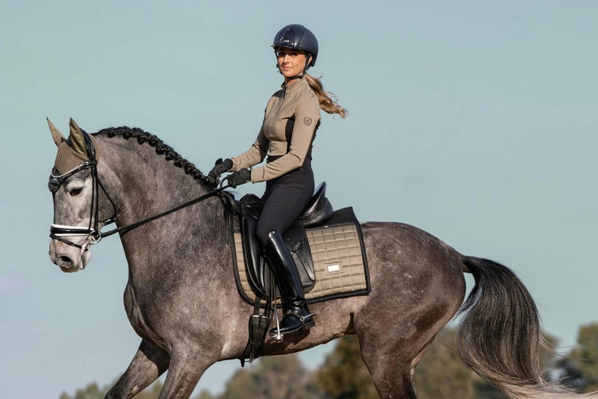 Equestrian Stockholm Dressur Underlag - Sportive Chantelle