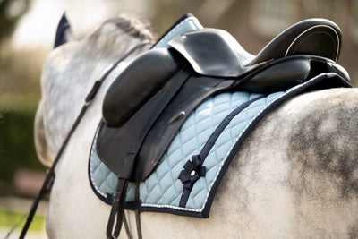 PS of Sweden Dressur Underlag - Aqua Bow